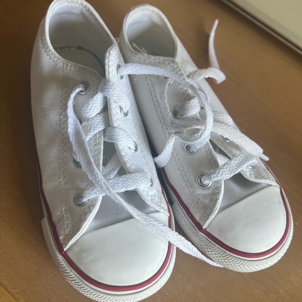 Toddler size 10 converse